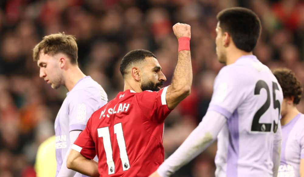 拉莫斯直接干倒萨拉赫爱游戏体育